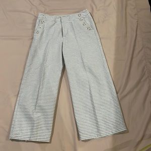 Super cute Merona  wide leg crop capris